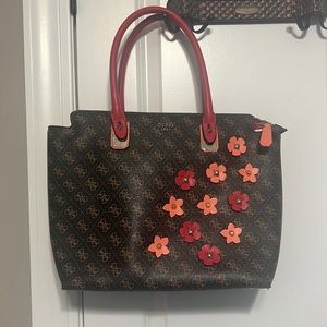 NWT FLORAL GUESS TOTE BAG